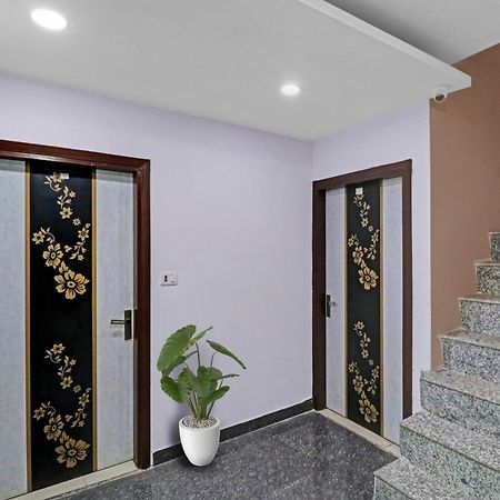 Hotel Stay House Ню Делхи Екстериор снимка