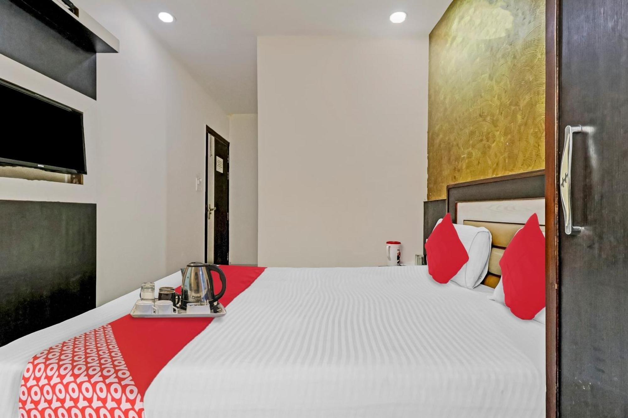 Hotel Stay House Ню Делхи Екстериор снимка