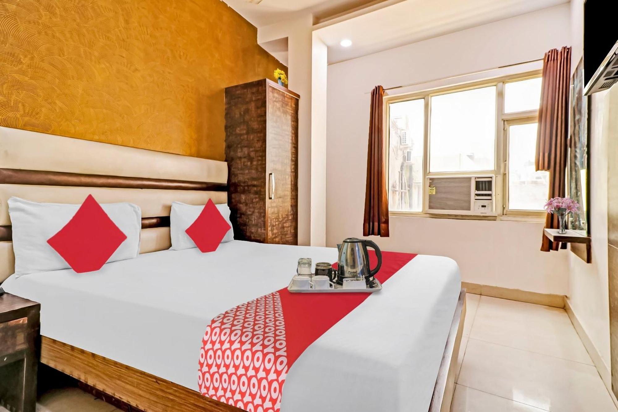 Hotel Stay House Ню Делхи Екстериор снимка