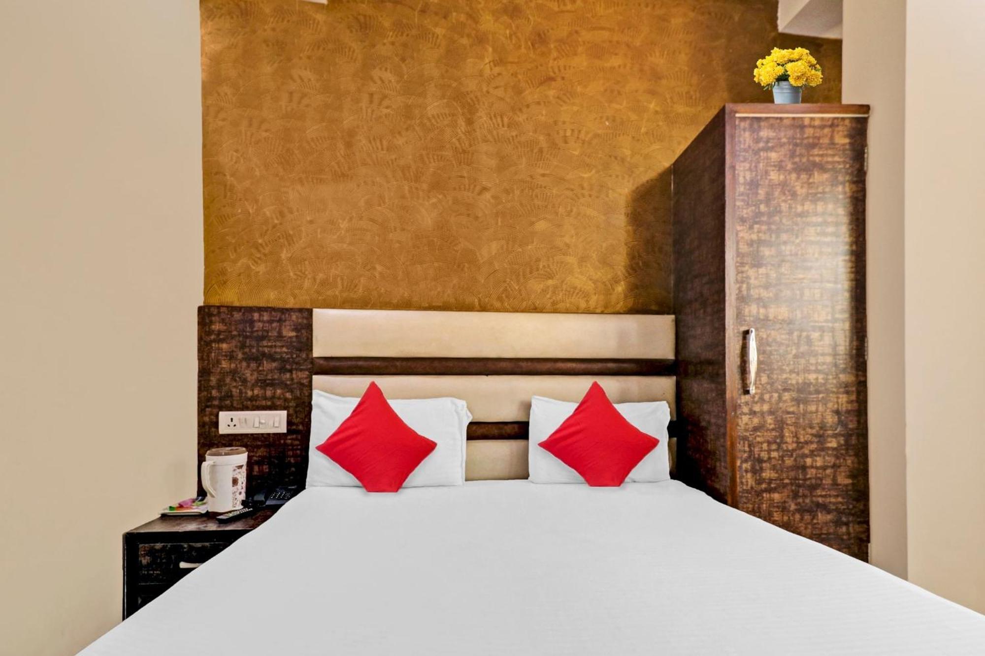 Hotel Stay House Ню Делхи Екстериор снимка