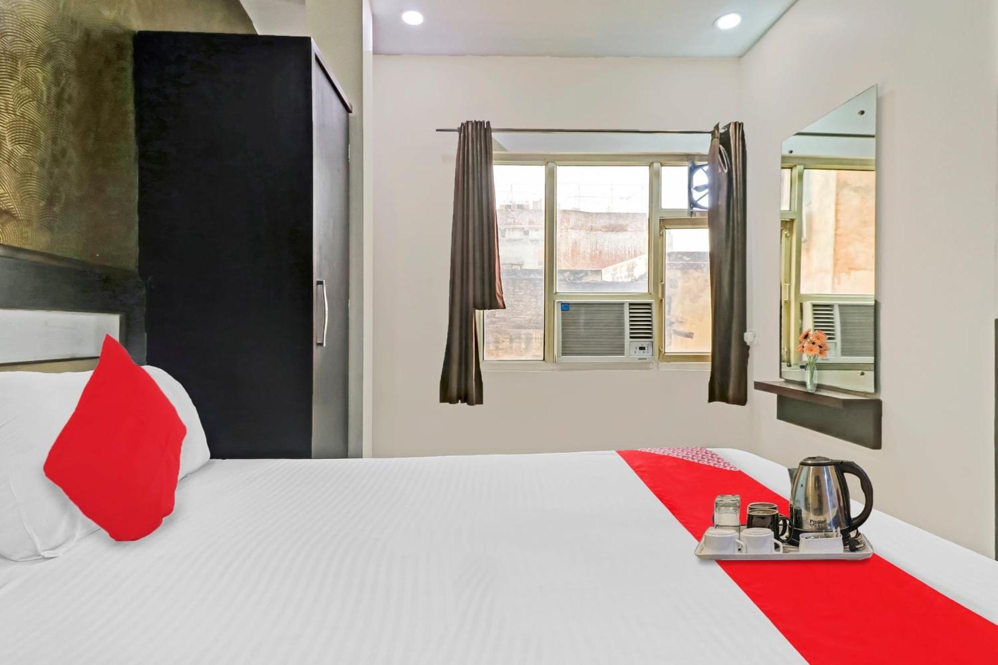 Hotel Stay House Ню Делхи Екстериор снимка