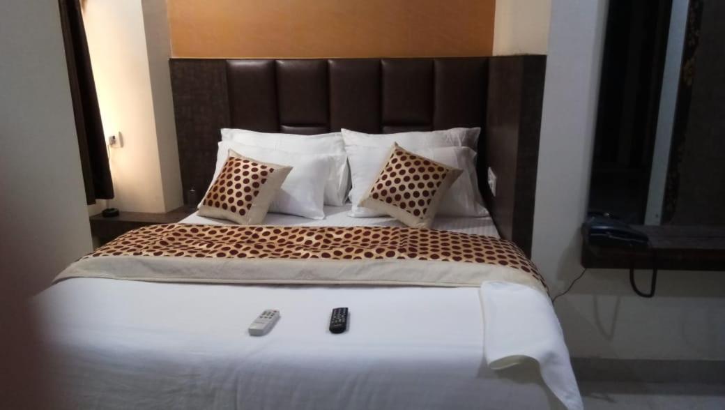 Hotel Stay House Ню Делхи Екстериор снимка