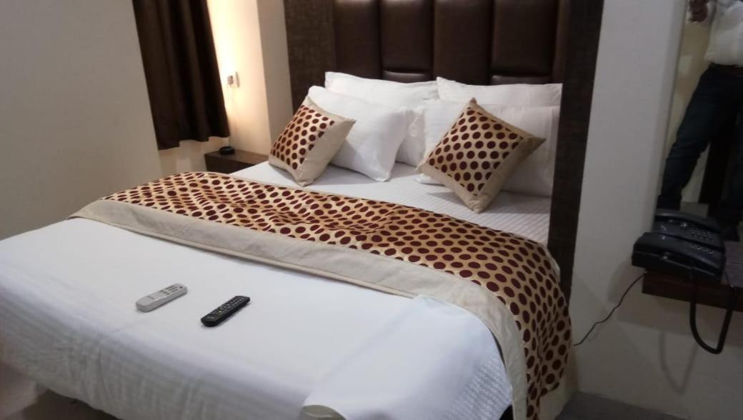 Hotel Stay House Ню Делхи Екстериор снимка