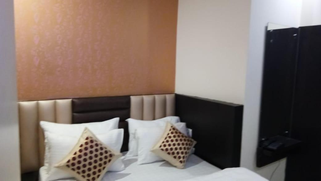 Hotel Stay House Ню Делхи Екстериор снимка